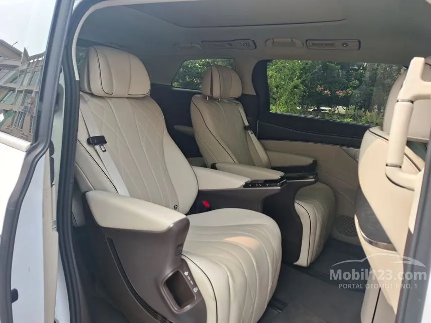 2025 Denza D9 Advanced MPV