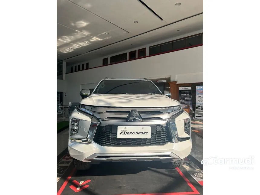 Jual Mobil Mitsubishi Pajero Sport 2024 Dakar 2.4 di Jawa Barat Automatic SUV Putih Rp 555.900.000