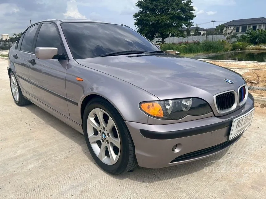 2004 BMW 318i Sedan