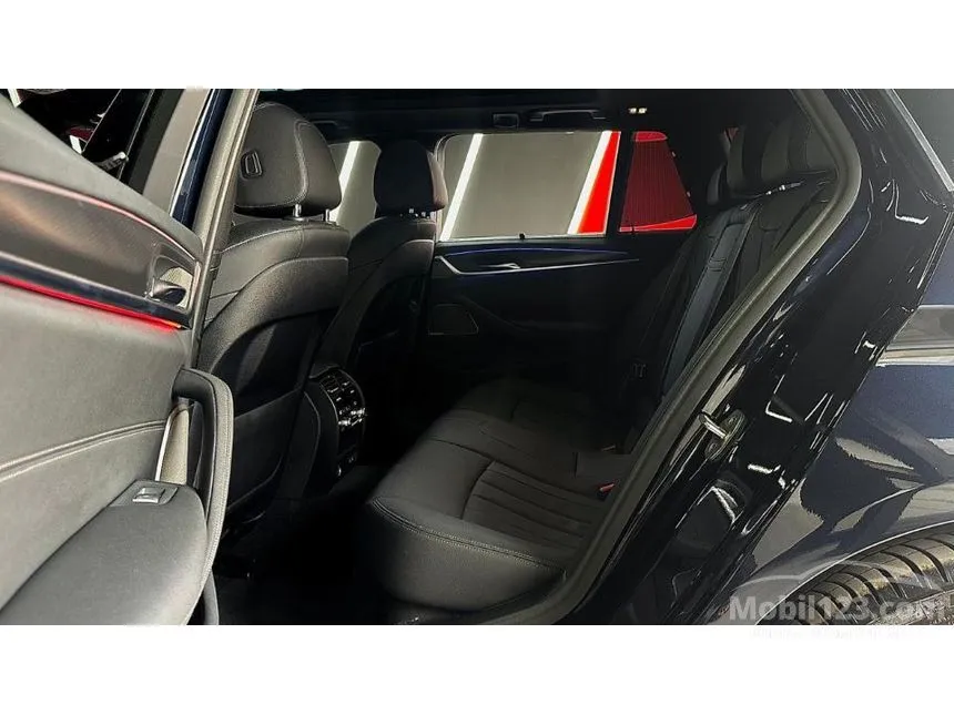2022 BMW 530i M Sport Touring Wagon