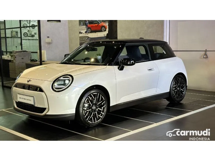 2024 MINI Cooper Cooper SE Hatchback