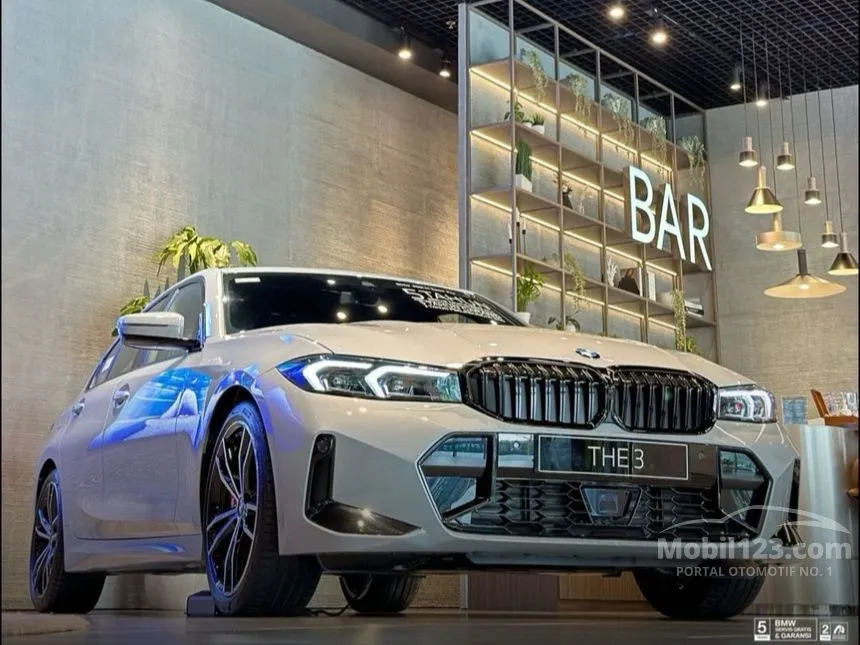 Jual Mobil BMW 330i 2024 M Sport Pro 2.0 di DKI Jakarta Automatic Sedan Abu