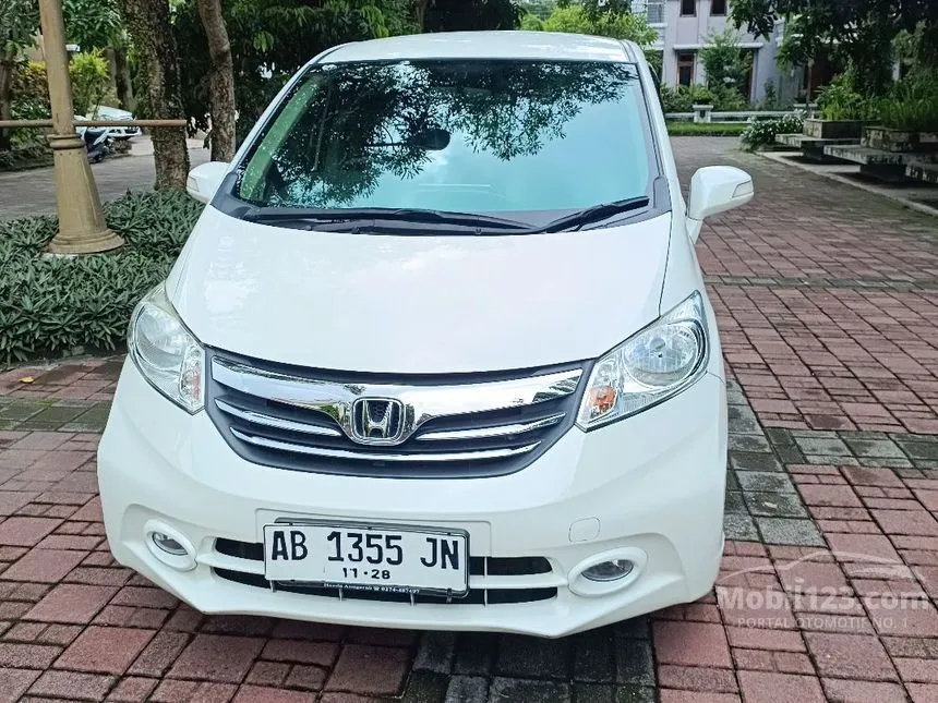 Jual Mobil Honda Freed 2013 E 1.5 di Yogyakarta Automatic MPV Putih Rp 175.000.000