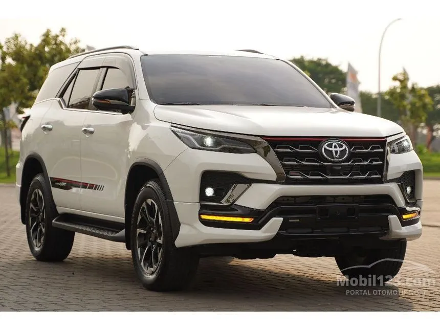 Jual Mobil Toyota Fortuner 2021 TRD 2.4 di DKI Jakarta Automatic SUV Putih Rp 445.000.000