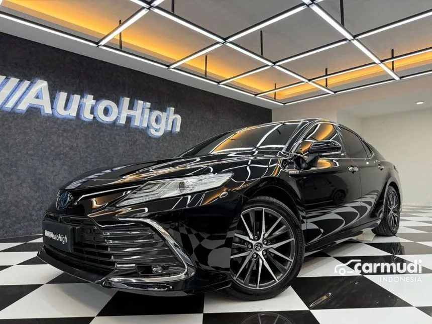 2021 Toyota Camry Hybrid Sedan