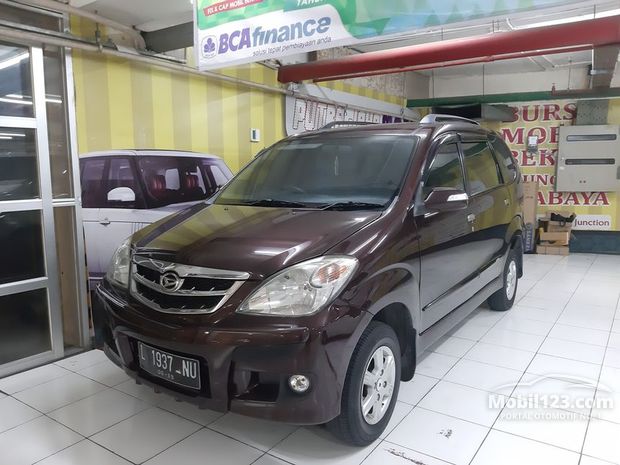 Daihatsu Mobil bekas  dijual di  Jawa  timur  Indonesia 