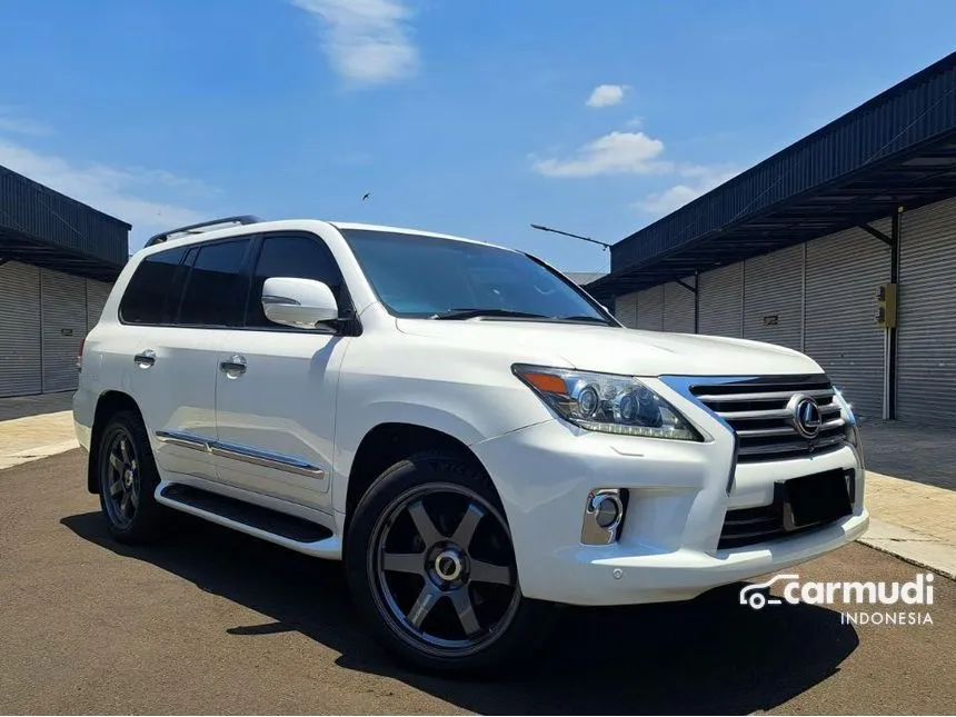 Jual Mobil Lexus LX570 2012 5.7 di Jawa Barat Automatic SUV Putih Rp 778.000.000