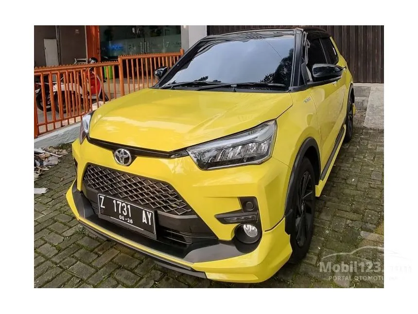 Jual Mobil Toyota Raize 2021 GR Sport 1.0 di Jawa Barat Automatic Wagon Kuning Rp 225.000.000