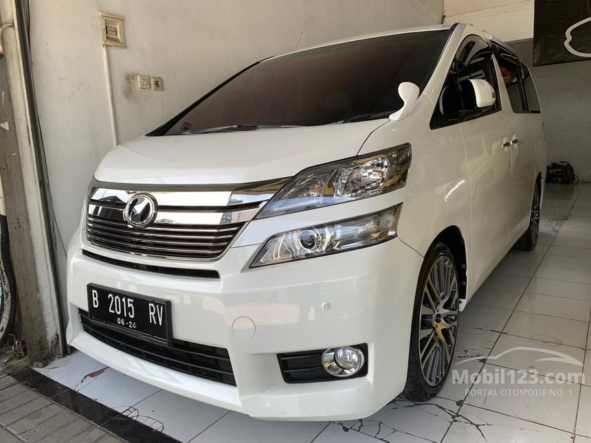 Toyota vellfire 2013