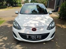 MAZda 2V 2013 AT Putih, cashkredit bisa