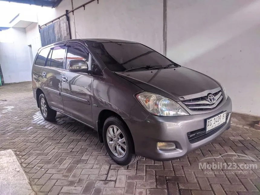 Jual Mobil Toyota Kijang Innova 2010 G 2.0 di Jawa Timur Automatic MPV Abu