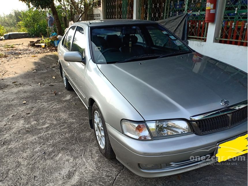 Nissan sunny 2000 год