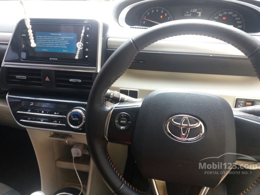 2016 Toyota Sienta V MPV