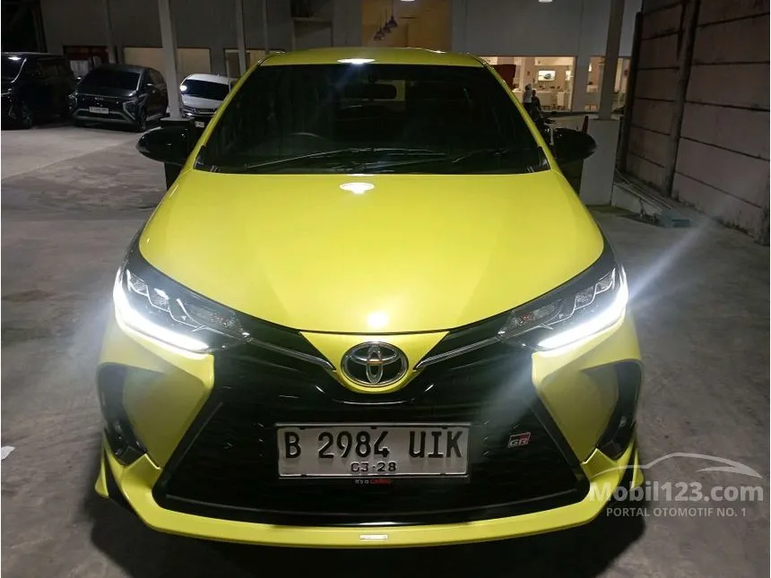 Jual Mobil Toyota Yaris 2022 GR Sport 3 AB 1.5 di Jawa Barat Automatic Hatchback Kuning Rp 235.000.000