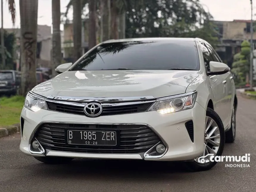 2015 Toyota Camry V Sedan