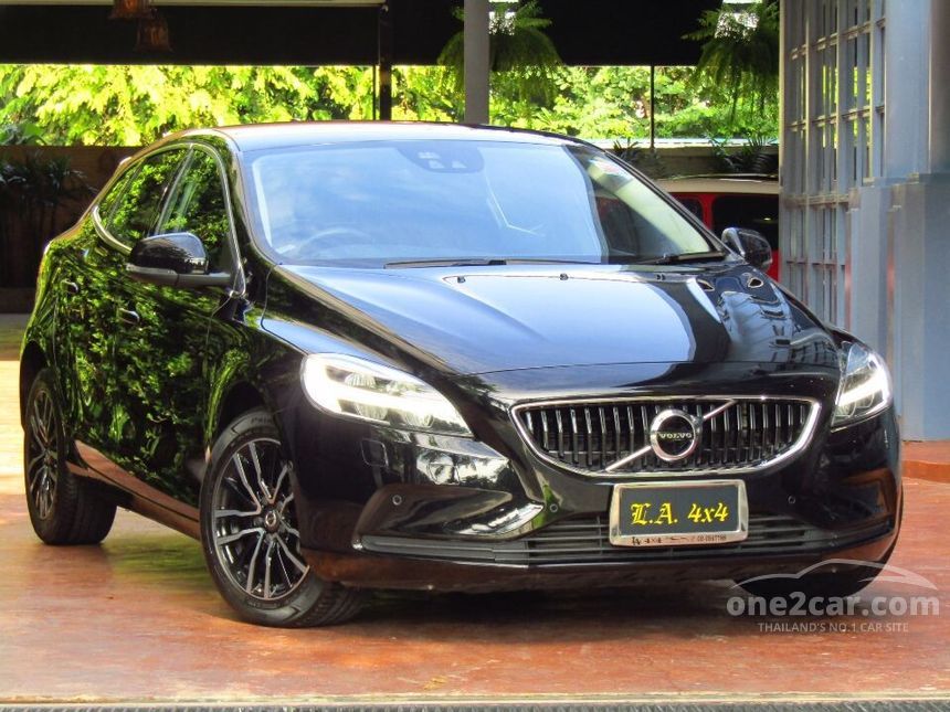 Volvo V40 18 T4 2 0 In กร งเทพและปร มณฑล Automatic Wagon ส ดำ For 1 Baht One2car Com