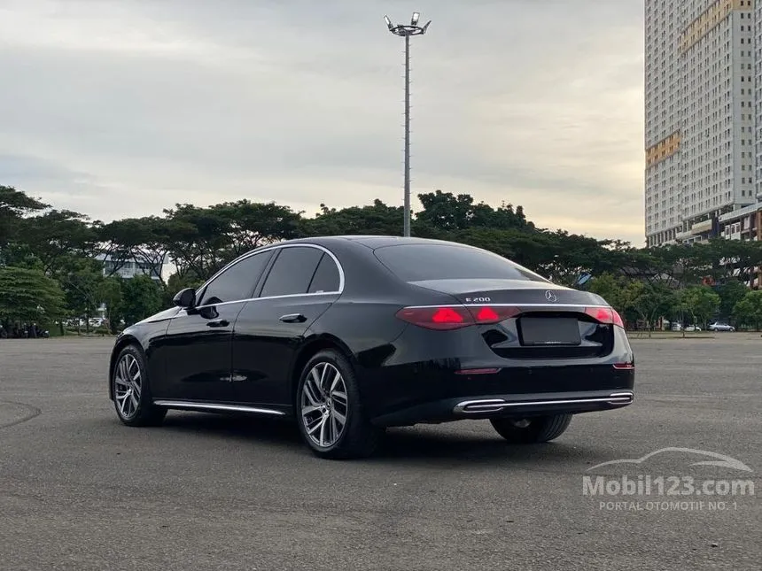 2024 Mercedes-Benz E200 Avantgarde Sedan