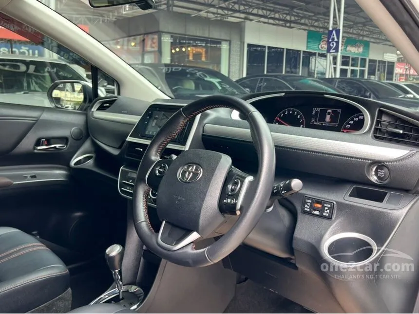 2021 Toyota Sienta 1.5 V Wagon for sale on One2car