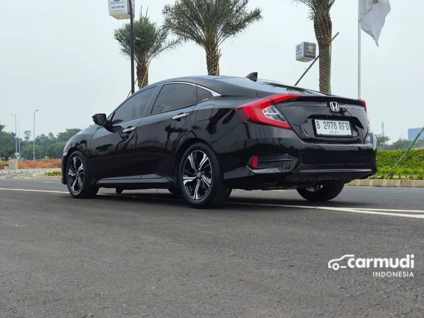 2018 Honda Civic ES Sedan