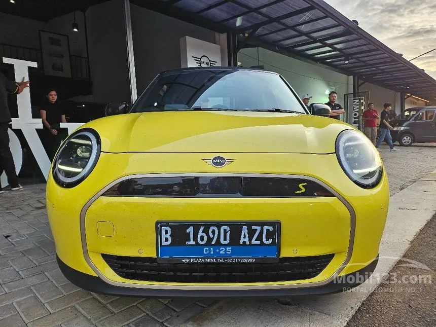 Jual Mobil MINI Cooper 2024 Cooper SE di DKI Jakarta Automatic Hatchback Kuning Rp 1.010.000.000