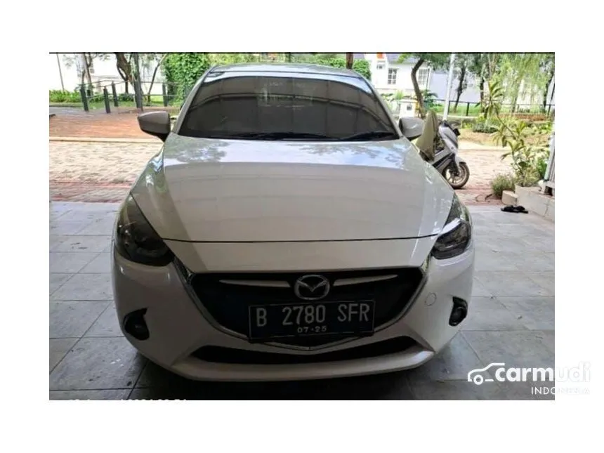 Jual Mobil Mazda 2 2015 R 1.5 di Jawa Barat Automatic Hatchback Putih Rp 155.000.000
