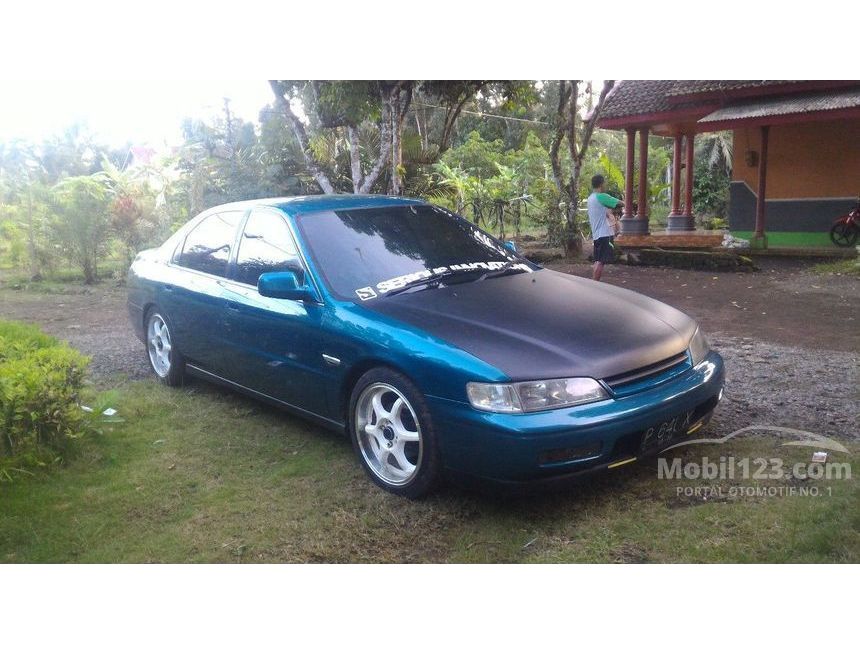 Jual Mobil Honda Cielo 1995 1.6 di Jawa Timur Manual Sedan 