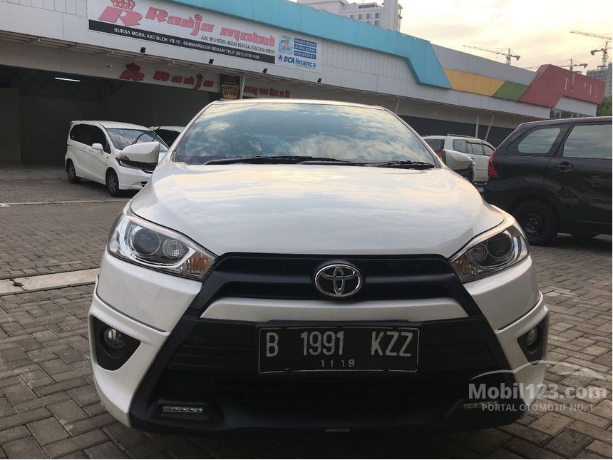 Jual Mobil Toyota Yaris 2015 TRD Sportivo 1.5 di Jawa 