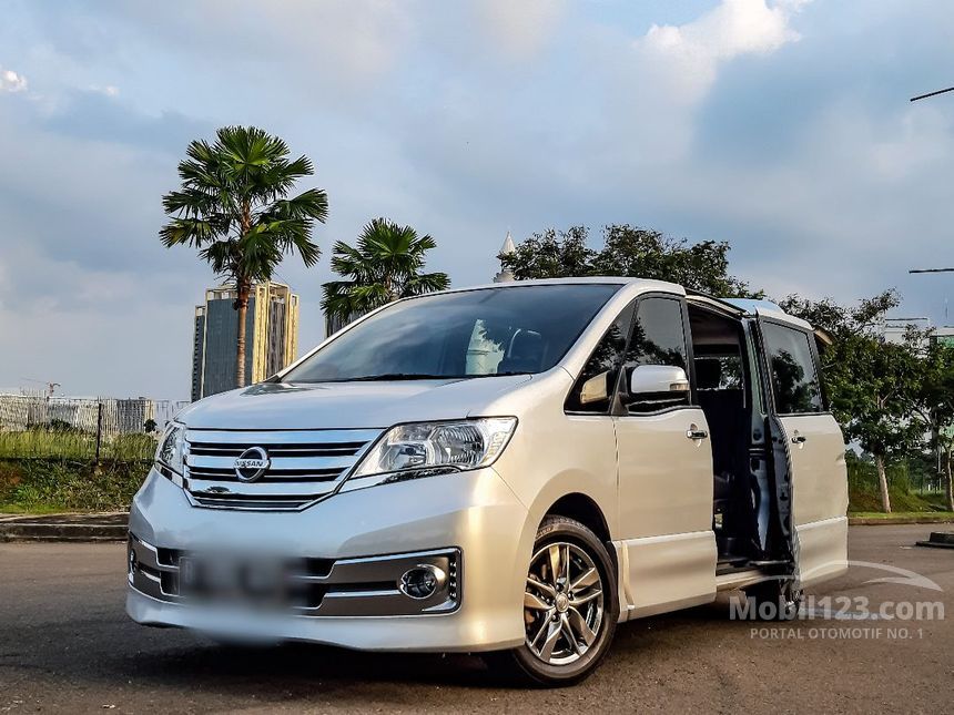 Nissan serena 2014