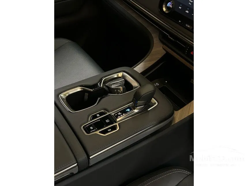 2024 Lexus LM 350h 7 Seater MPV
