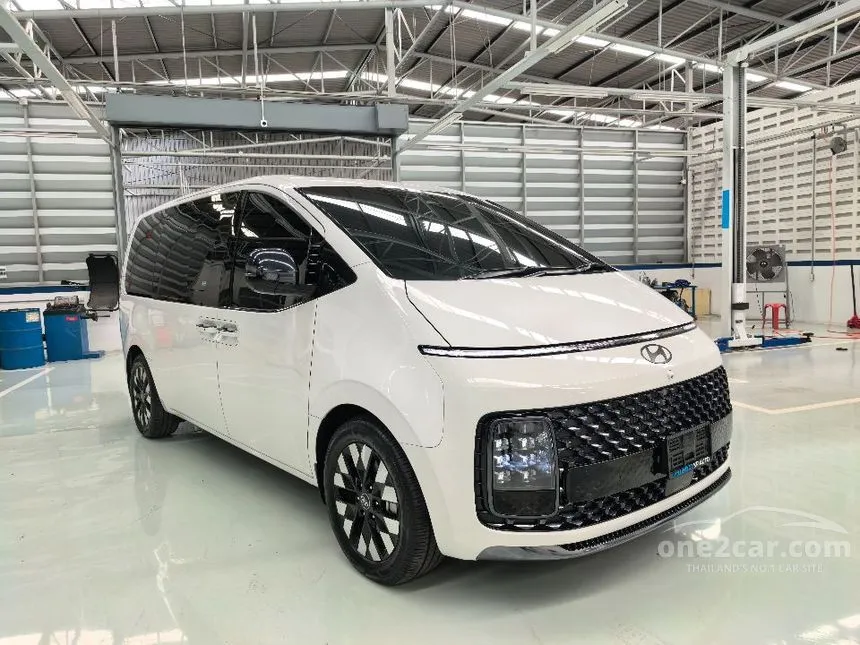 2024 Hyundai Staria Premium Van