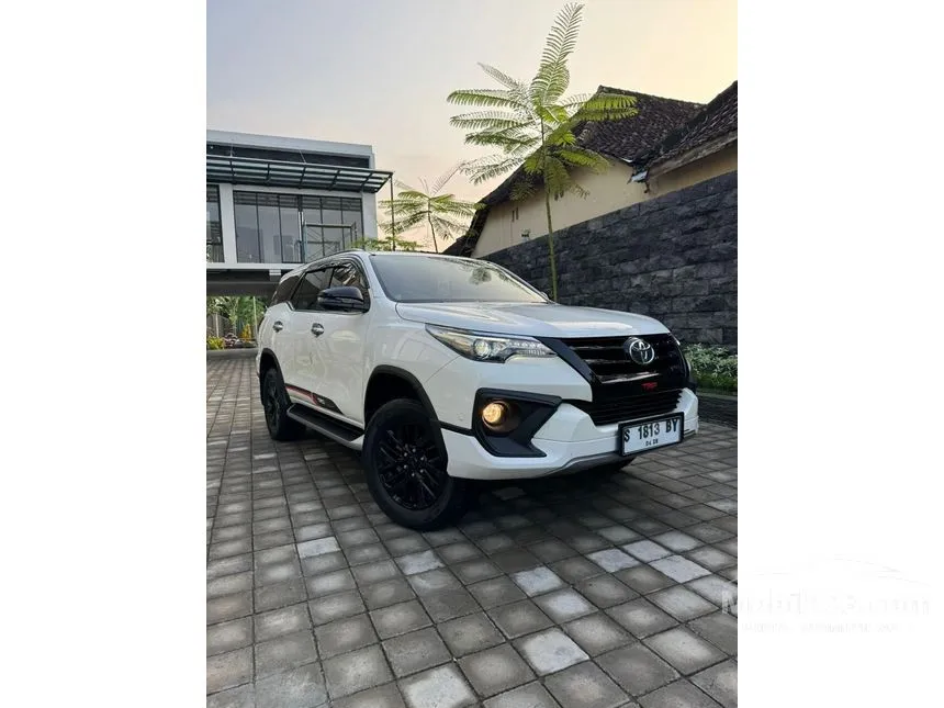 Jual Mobil Toyota Fortuner 2018 TRD 2.4 di Jawa Timur Automatic SUV Putih Rp 455.000.000