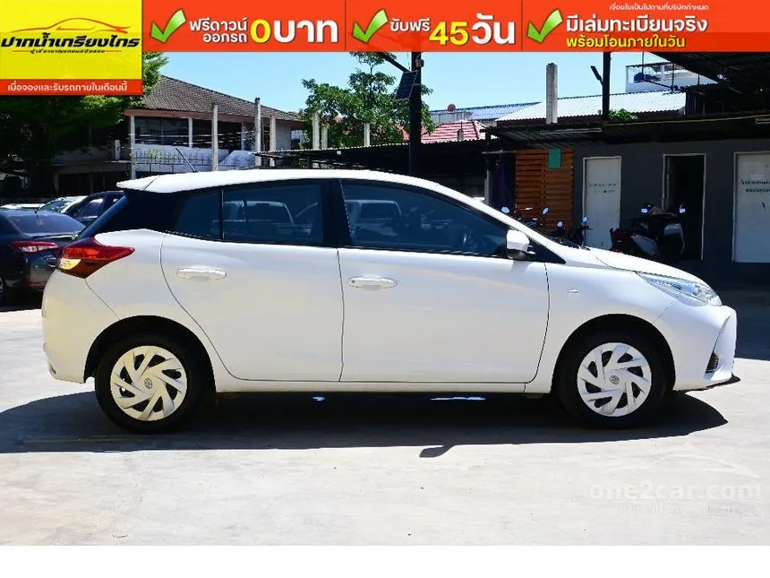 2020 Toyota YARIS Entry Hatchback