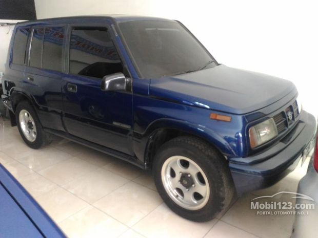  Suzuki  Escudo  Mobil  Bekas  Baru  dijual  di Jawa Timur 