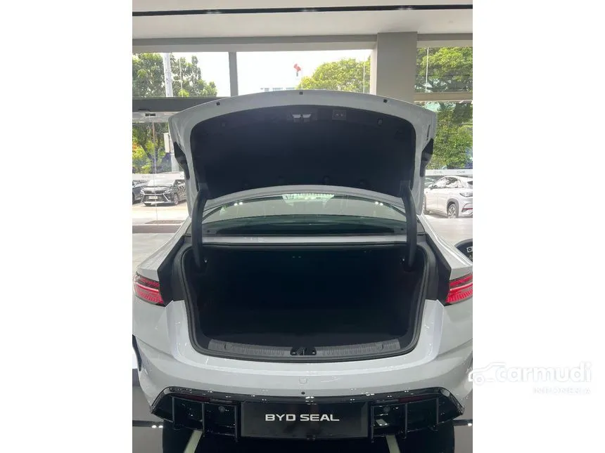 2025 BYD Seal Premium Extended Range Sedan