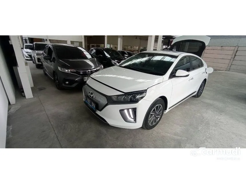 2021 Hyundai IONIQ Electric Signature Fastback