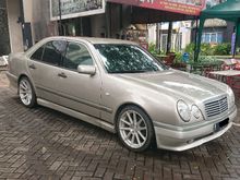 1997 Mercedes-Benz E230 2.3 W210 Sedan
