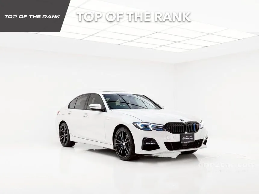 2022 BMW 330e M Sport Sedan