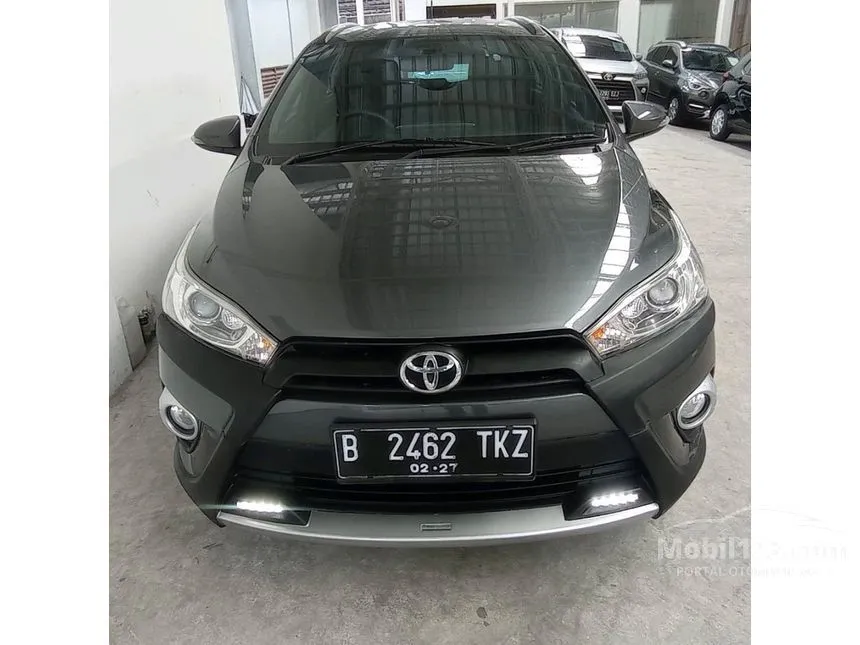 Jual Mobil Toyota Yaris 2017 TRD Sportivo Heykers 1.5 di Jawa Barat Automatic Hatchback Abu