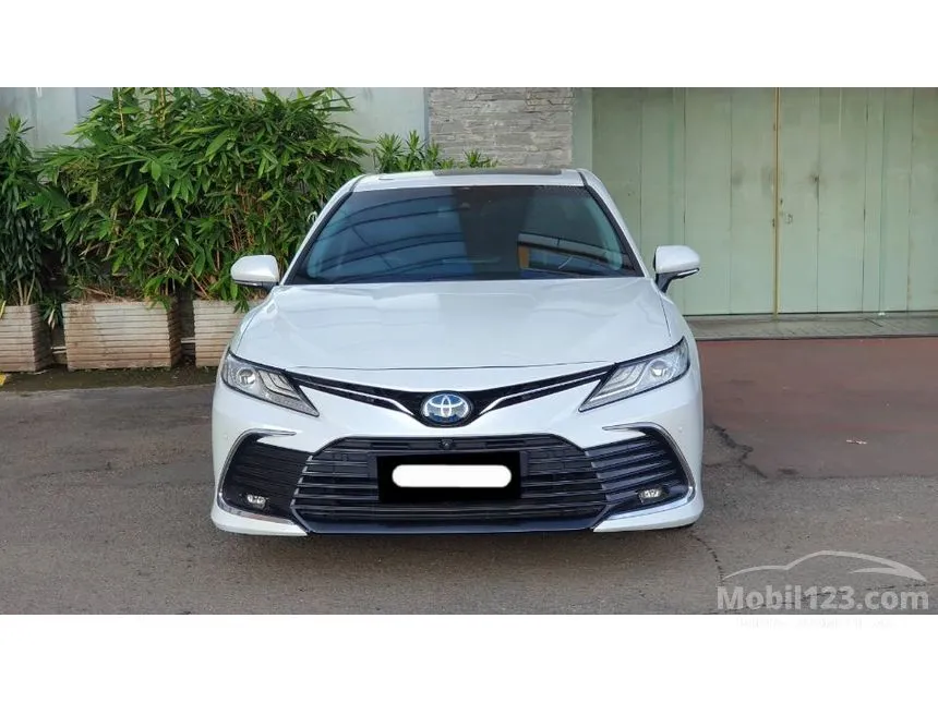 2023 Toyota Camry Hybrid Sedan