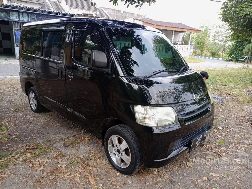 Jual Mobil Daihatsu Gran Max 2011 Mini Bus D Front Facing 1.3 di Jawa Timur Manual Van Hitam Rp 85.000.000