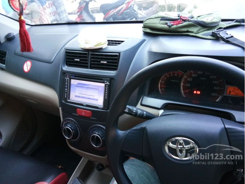 2013 Toyota Avanza E MPV