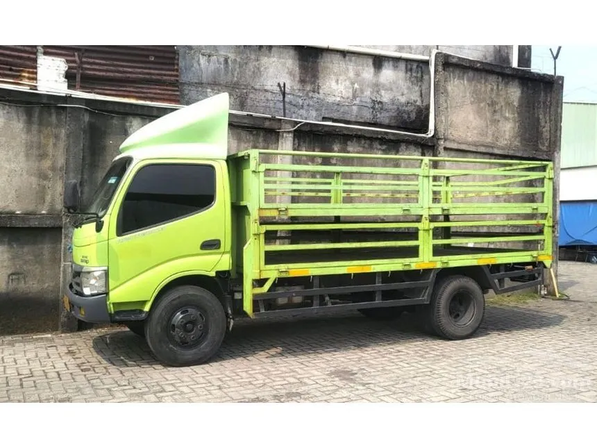 Jual Mobil Hino Dutro 2015 300 Series 4.0 di DKI Jakarta Manual Trucks Hijau Rp 224.000.000