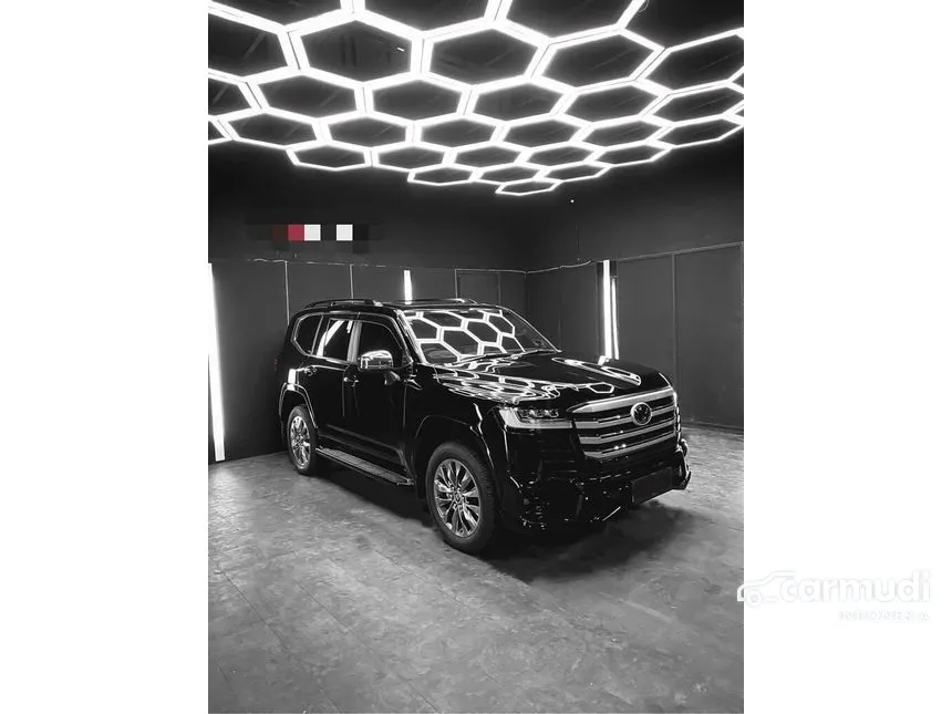 2023 Toyota Land Cruiser VX-R 70th Anniversary SUV