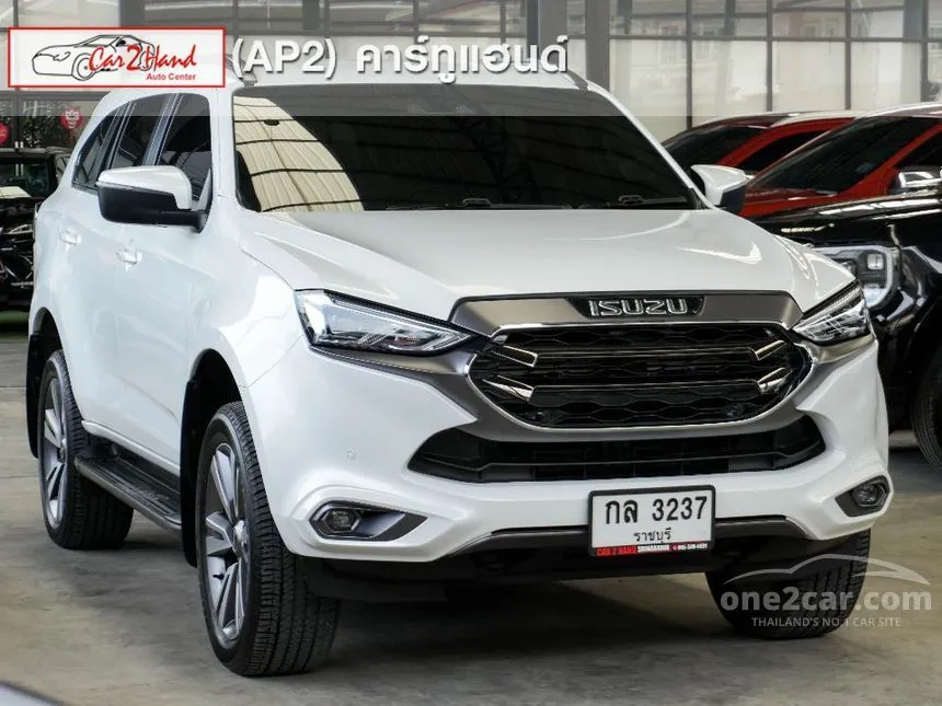 2023 Isuzu MU-X Ultimate SUV