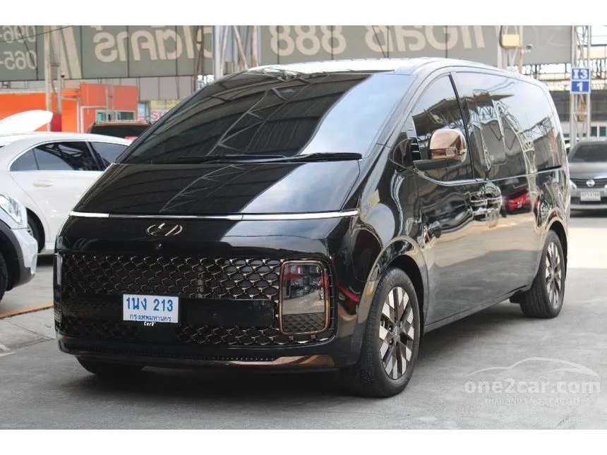 2022 Hyundai Staria Premium Van