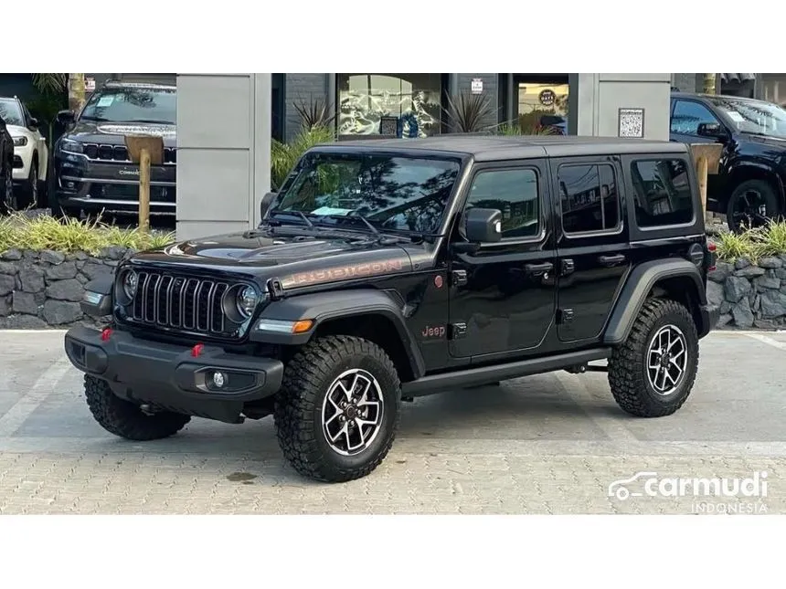 Jual Mobil Jeep Wrangler 2025 Rubicon Unlimited 4 Door 2.0 di Lampung Automatic SUV Hitam Rp 2.389.000.000