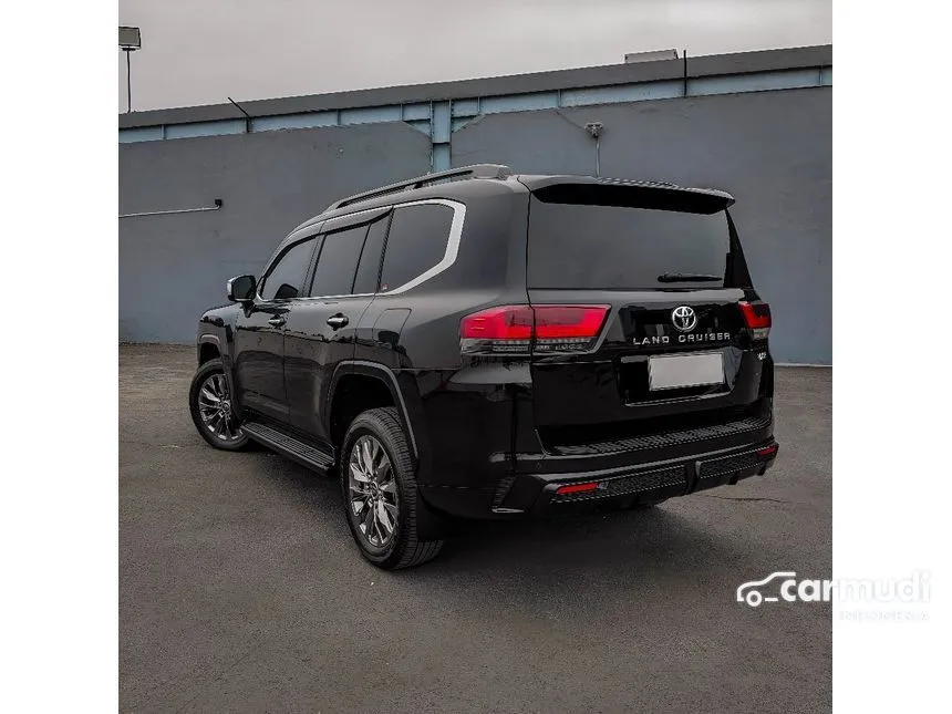 2024 Toyota Land Cruiser 300 VX-R SUV