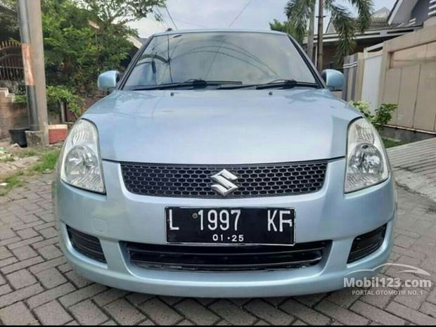 Suzuki Swift Mobil bekas  dijual di  Jawa  timur  Indonesia 