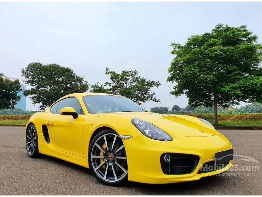 thumbnail image 2 of Maisto 1:18 Porsche Cayman S Coupe Special Edition Diecast Model – Black 2 of 6
