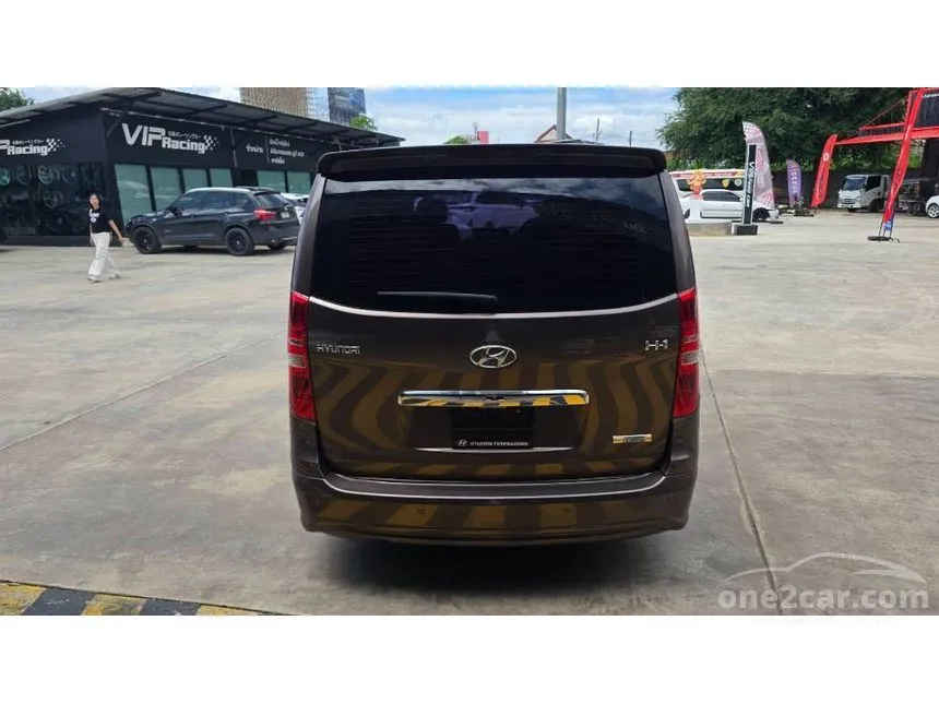 2016 Hyundai H-1 Deluxe Van